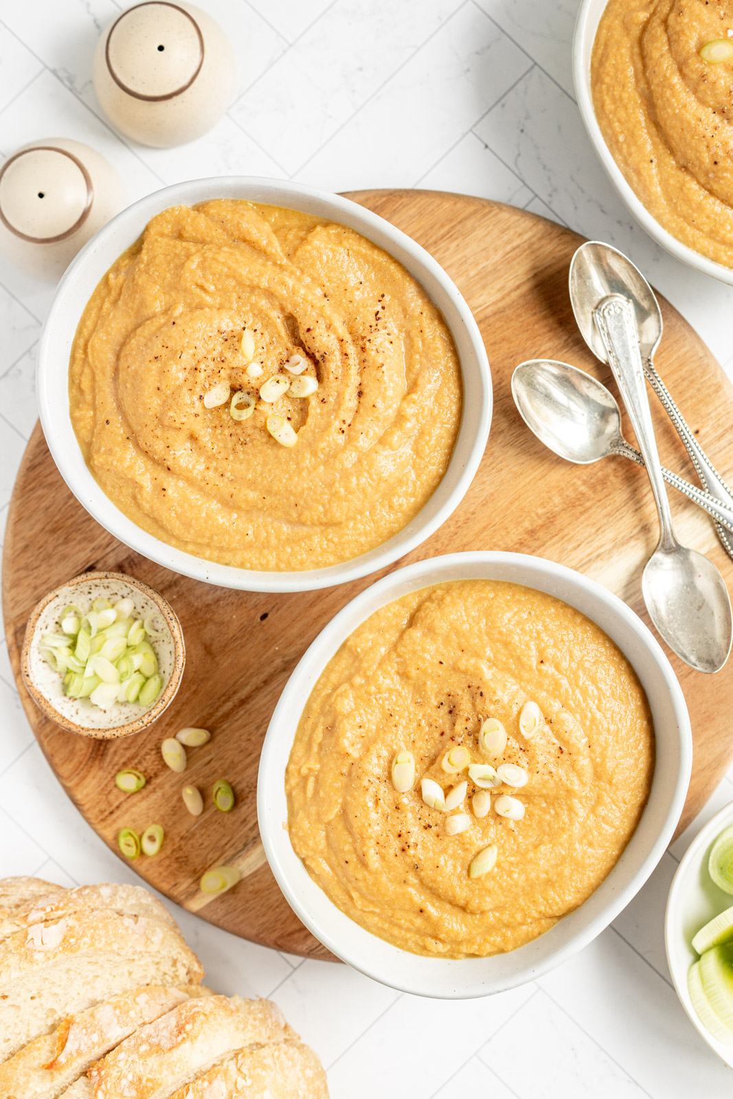 Vegan Cauliflower Leek Soup